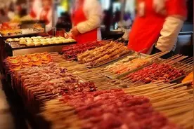 做住宿餐饮的、搞美容美发的、干家政服务的……最近你们生意怎么样？图片