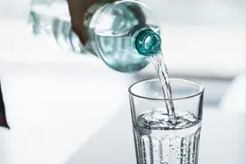 隔夜水不能喝？千滚水会致癌？终于有医生说明白了图片