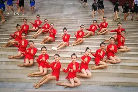 王牌社团！泰达国际学校啦啦操，花球飞扬，舞动青春图片