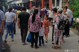 重庆綦江万盛与贵州桐梓县交界的藻渡场，赶集还能吃到豆花饭图片