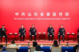 图文实录！记者见面会上，5名公安英模代表这么说图片