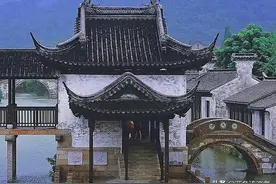 曾经名噪一时的古镇，顶峰时单日客流量4万人，现在却无人问津图片