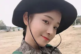 韩国新任初恋脸“女兵”，万千单身汉的理想型！好甜我又恋爱了…图片