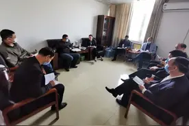 邯郸市教育局胡志军处长带领督导检查组到冀南新区、市十七中针对初三开学复课工作进行了督导检查图片