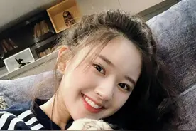 赵露思“心机”妆容，无数男生被迷住，无害小公举获吹捧图片