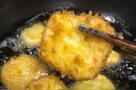 用馒头这样做，一口一块比肯德基的鸡块还要好吃，做法超简单图片