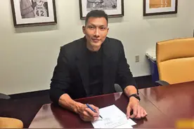 身高2米多的易建联开啥车？绿标保时捷！在国内几乎找不到第二台图片