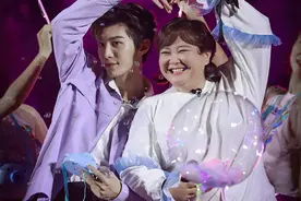 贾玲说范丞丞演得好好，范丞丞对贾玲很温柔，他难道真的喜欢贾玲图片