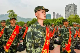 应征青年通过体检就可以高枕无忧了吗？错了，起码还有四道关口！图片