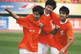 思考：同样是边路飞翼，为何刘彬彬比吴兴涵更受国家队青睐？图片