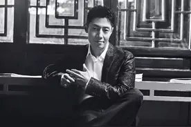 保送北大，进央视成顶梁柱，如今他靠着放飞自我成为大众宠儿图片