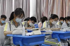 津高三学子备战高考倒计时一个月“一切未知数 你我皆是黑马”图片