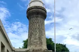 与南非好望角、伦敦并存的世界著名三大古灯塔之一，在硇洲岛图片