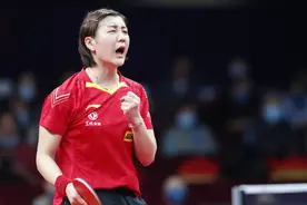 两场4比2逆转！陈梦、孙颖莎会师国际乒联总决赛女单半决赛图片