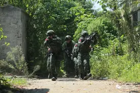 堪比大片！直击武警特战尖兵实战化反恐演练图片
