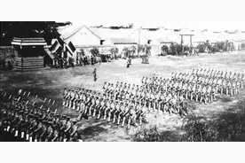 21岁小伙子投军被拒，路遇一军官，多年后几大军阀焦头烂额图片