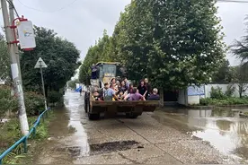 平顶山叶县遭遇强降雨，十几万群众迅速转移图片