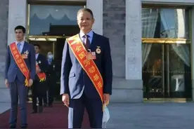 全国劳模洪健萍：女儿说爸爸从小不许她骄傲，这次要任性一回图片