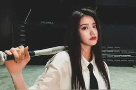金子涵《快本》模仿虞书欣跳主题曲，镜头放大，嘴部动作是重点图片