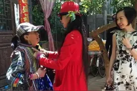 鲁豫到杨丽萍豪宅参观，午饭一个吃十粒米，一个压根不吃图片