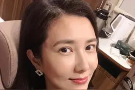 "插刀教"女主近况公开，嫁名导生二胎当阔太，闭口不谈印小天图片