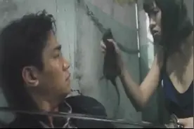 女人狠起来比鬼还恐怖！为独享男子的爱，美女这样做真是太变态了视频封面