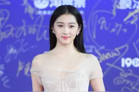 关晓彤的礼服造型，仙女气十足图片