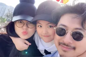 老婆好看又能干，还是挡不住他风骚不检点的心啊图片