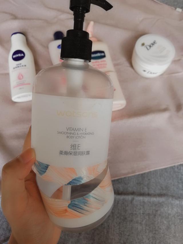 如何使用瓶底身体乳