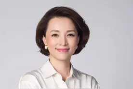 董卿腹有诗书气自华，你努力的样子真美！图片