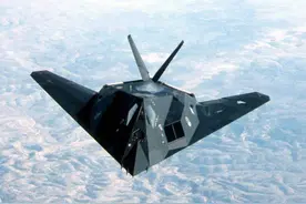 F117“夜鹰”，全球第一架隐形战斗机图片