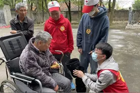 南昌大学二附院优宁康复团队研发智能膝关节康复辅具助力患者康复图片