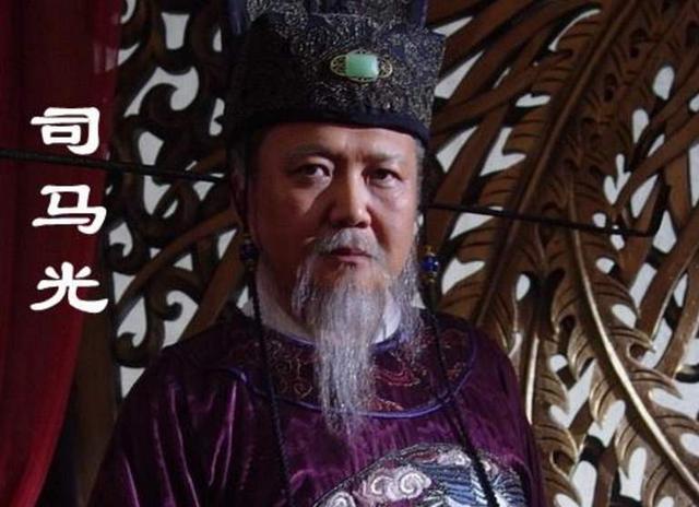 面对项羽被肢解的尸体，刘邦号啕大哭，却哭来了大汉440年的江山