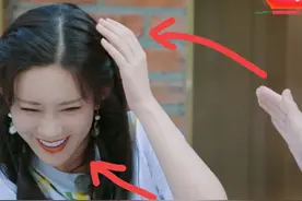 张翰对孟子义“摸头杀”，这动作太亲密，网友嗑上了这对假想CP图片