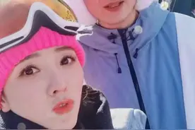 央视主播李思思与杨帆甜蜜互动！互相感谢彼此陪伴，网友：好般配图片