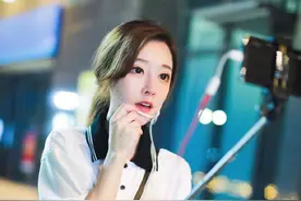 初中生扎堆直播妄想暴富，李佳琦背后团队曝光：醒醒吧，孩子图片