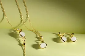 送女朋友妈妈戴的“土味”玉饰，情人节她把我捧上天？图片