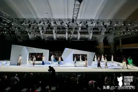 水墨丹青，翩若惊鸿——MOHUA墨话【染&绣】非遗时尚秀丨2021湾区（广东）时尚文化周-秋季图片