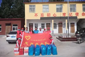 中牟县荟萃路幼儿园：关爱留守老人 帮扶困难家庭图片