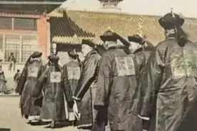 罕见晚清老照片：大臣排队上早朝，格格承包晚清最高颜值图片