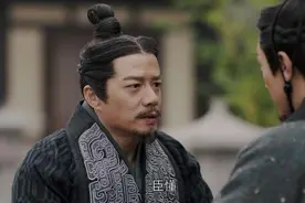 大秦赋：吕不韦临终遗言，嬴政听完后当场崩溃，李斯却一脸淡定图片