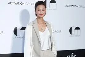 张歆艺的“发面脸”看着还挺有气场，梳大背头露五官，让人难忽视图片