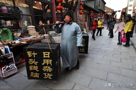 农村再现神秘“赊刀人”，猪肉跌到10元再回，真假？看完明白图片
