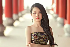 2015年跟妻子在福州镇海楼拍的婚纱照，一晃5年过去了图片