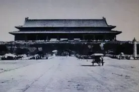 天安门被多次修缮，1969年中央下令拆除重建，为何？图片