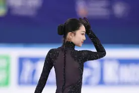 她是体坛颜值天花板，曾是樊振东绯闻女友，24岁身家过亿官宣恋情图片