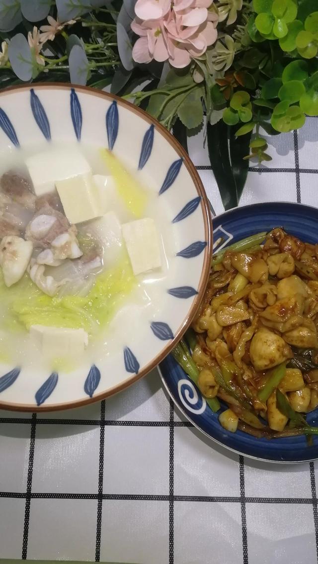 新鲜鱼鳔排骨炖汤的做法 2025年新鲜鱼鳔排骨炖汤的做法窍门