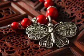 珍贵华丽的藏族随身配饰图片