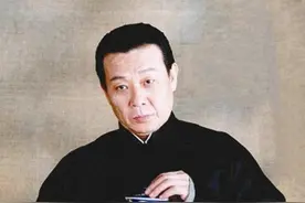 一夫多妻的寇世勋：被2个女子深爱，楼上楼下分开住，和平相处图片