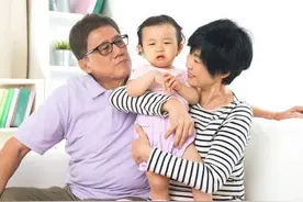 惯儿不孝，惯狗爬灶，溺爱终究酿恶果图片